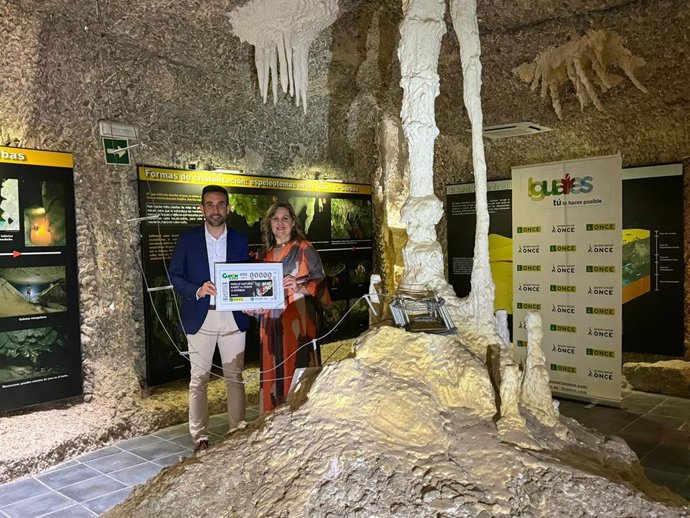 Presentación del cupón de la ONCE dedicado al Parque Natural de las Cuevas de Sorbas (Almería).