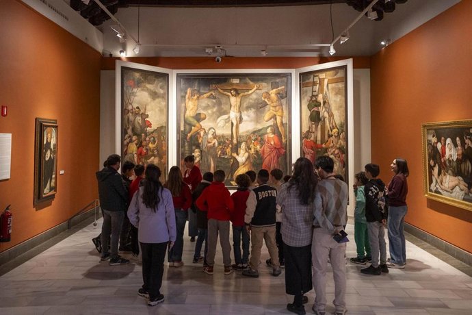 Archivo - Programa 'Aprende a mirar un cuadro' de Mairena del Aljarafe (Sevilla)