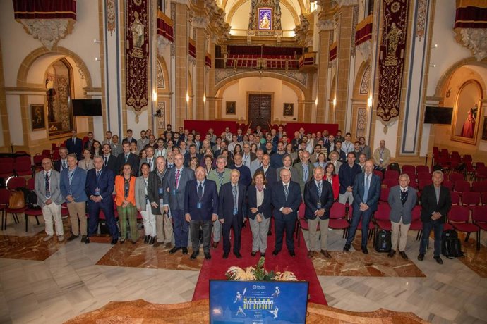 Foto de familia del inicio del Congreso Internacional del Máster en Traumatología del Deporte, una titulación que cumple 25 años desde la graduación de su primera promoción