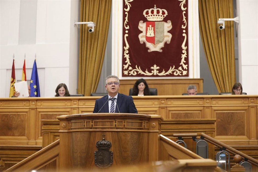 El diputado del Partido Popular Juan Antonio Moreno Moya, durante el debate en el pleno de las Cortes.