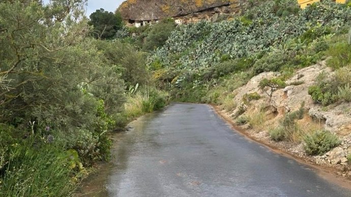 Carretera entre Llanos de María Rivera y La Milagrosa, en Las Palmas de Gran Canaria
