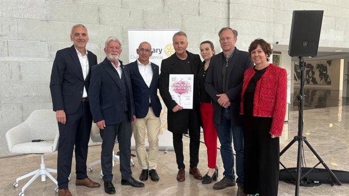 La Orquestra Filharmònica UV, dirigida por Alexander Liebreich, protagoniza en el Palau de la Música el gran concierto benéfico convocado por el Rotary Club