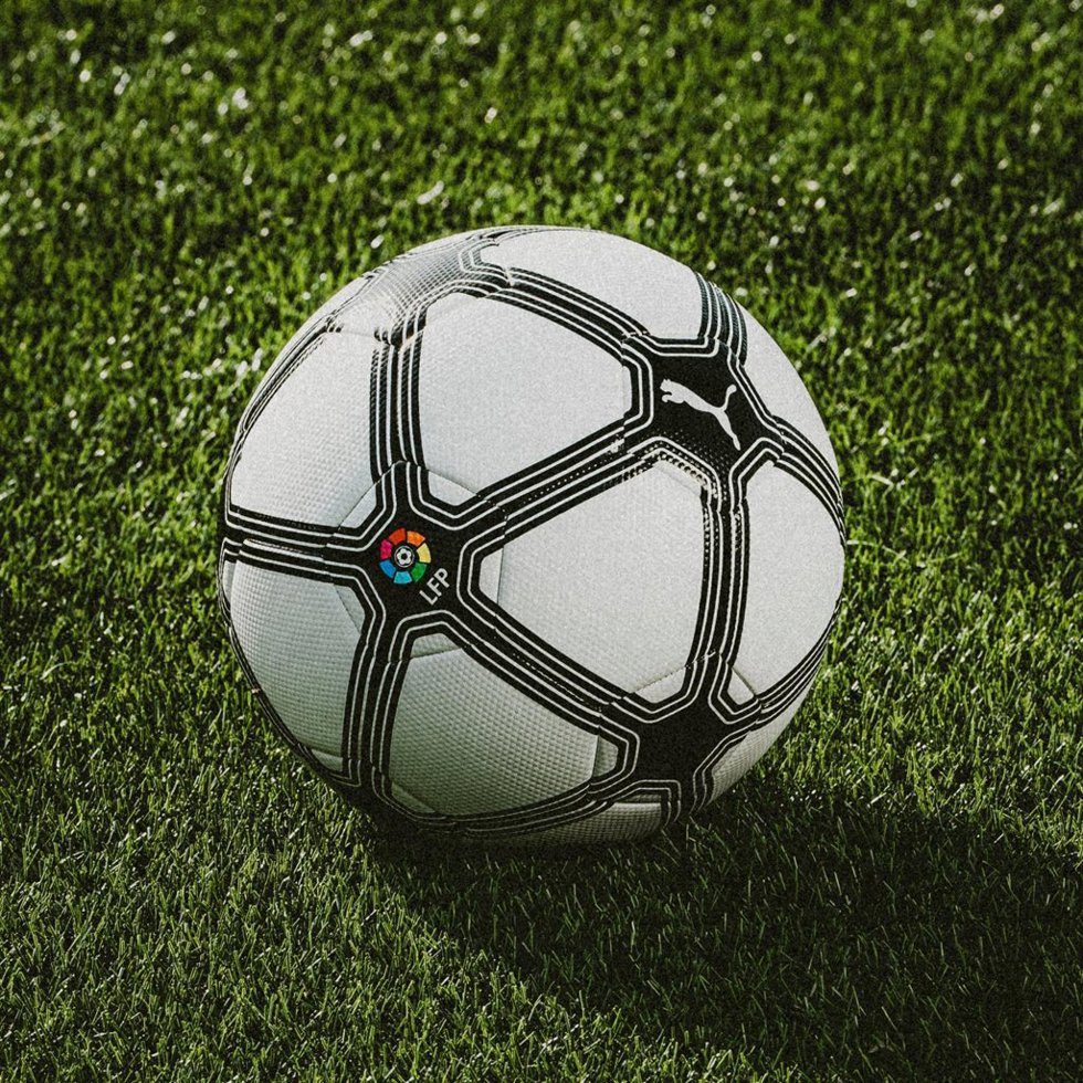 Imagen del balón Puma para la Jornada Retro de LaLiga