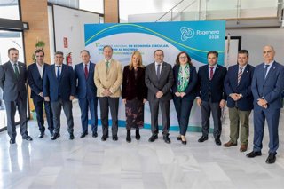 Autoridades en la presentación de R3genera 2026, el I Congreso Nacional de Economía Circular para el Desarrollo Industrial que se celebrará en Huelva.