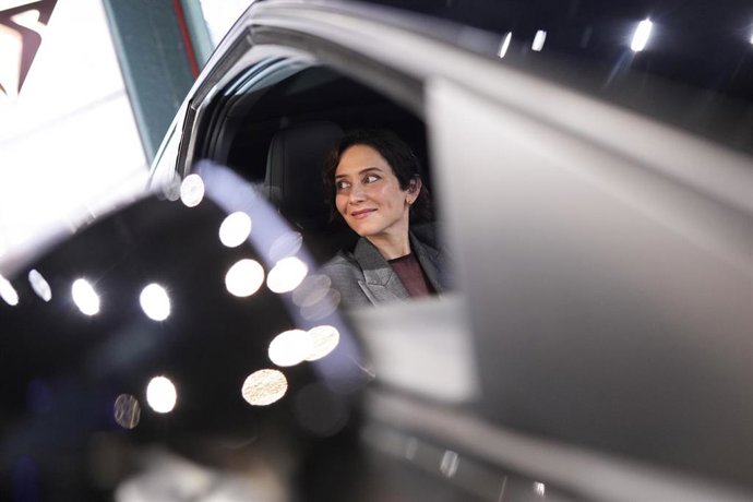 La presidenta de la Comunidad de Madrid, Isabel Díaz Ayuso, visita Cupra City Garage Madrid