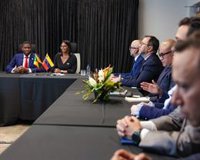Delcy visita Granada en su primera visita oficial como presidenta encargada