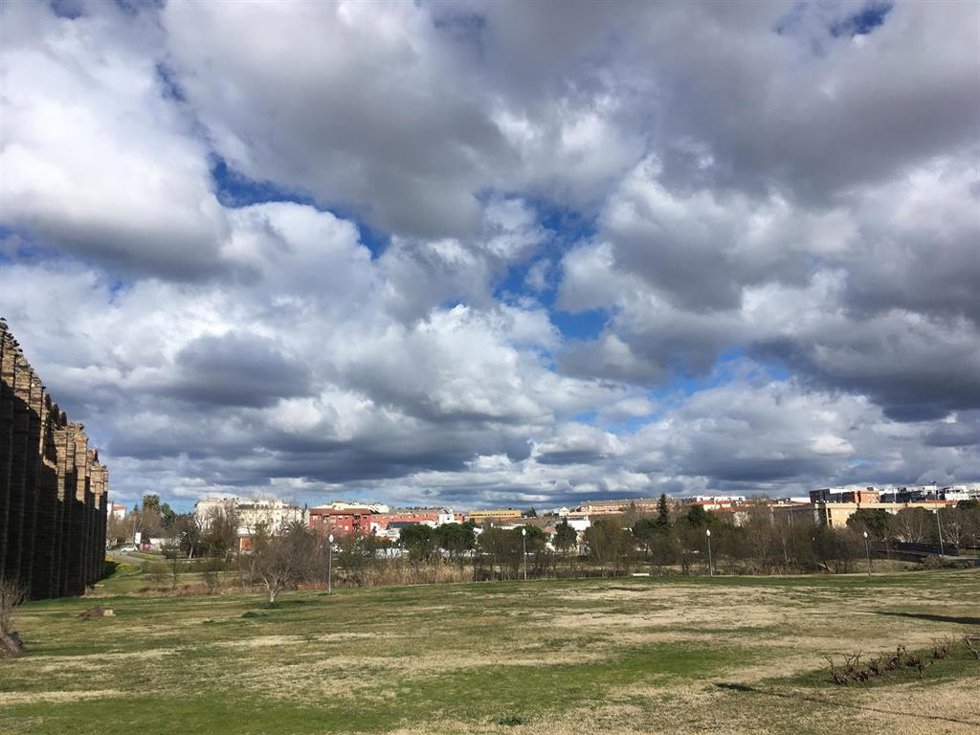 Archivo - Nubes