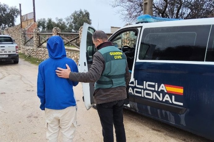 Desarticulación de un entramado de trabajadores irregulares en dos empresas de la Sierra Sur de Sevilla.