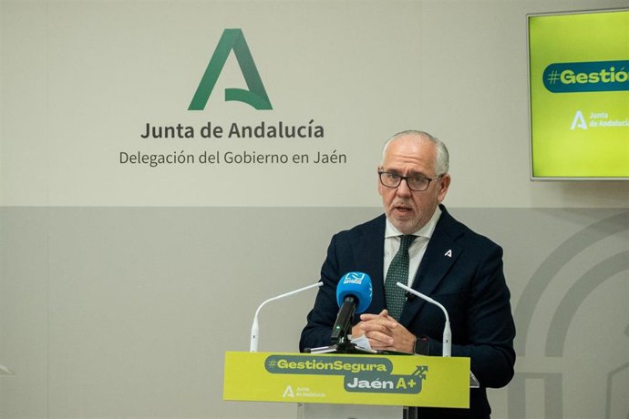 El delegado del Gobierno de la Junta en Jaén, Jesús Estrella, en rueda de prensa 