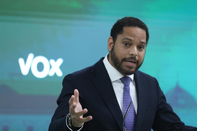 Archivo - El secretario general de VOX, Ignacio Garriga, durante una rueda de prensa, en la sede de VOX, a 30 de enero de 2023, en Madrid (España). Durante la rueda de prensa, Garriga ha sostenido que “el islamismo es incompatible con la cultura occidenta