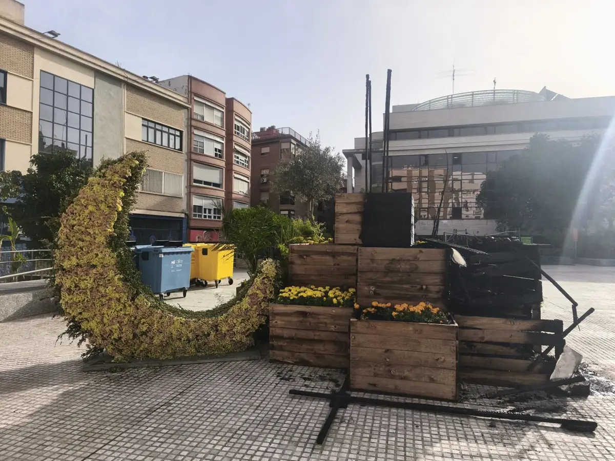 Estado en el que ha quedado el jardín de Primavera de la plaza de Europa