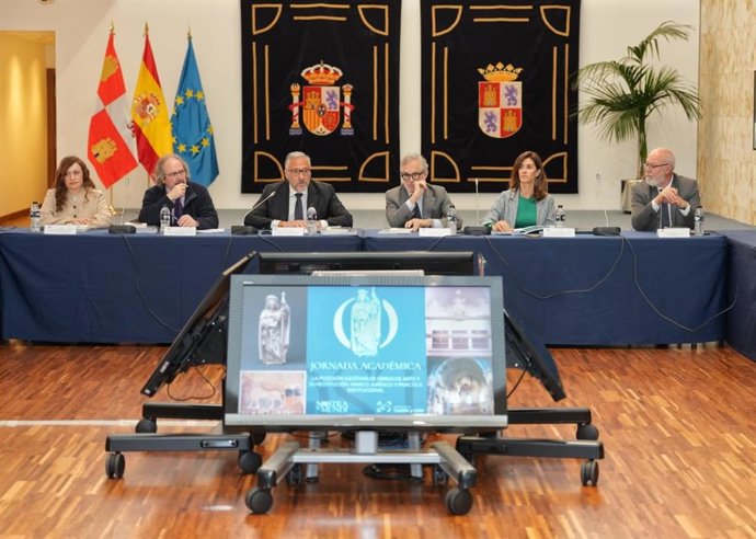 Carlos Pollán inaugura la jornada académica 'La posesión ilegítima de obras de arte y su restitución: marco jurídico y práctica institucional'