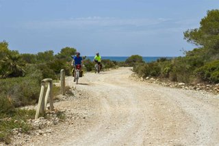 Archivo - La Generalitat promociona la oferta de cicloturismo de la Comunitat Valenciana en Polonia