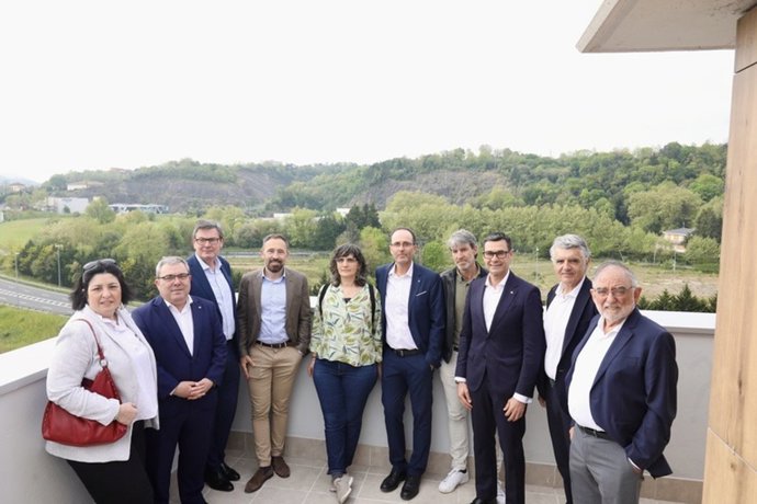 Itxaso visita las 109 viviendas protegidas en régimen de cesión de uso de Txomin Enea.