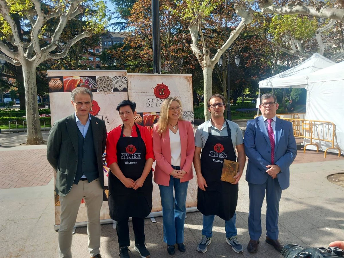 Una feria en El Espolón pone en valor el sello del artesano riojano con una gran muestra de productos y oficios variados