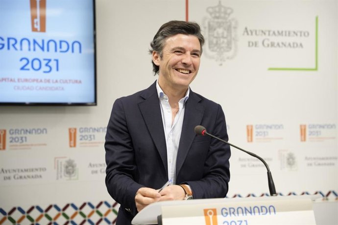 El portavoz del gobierno local de Granada, Jorge Saavedra.