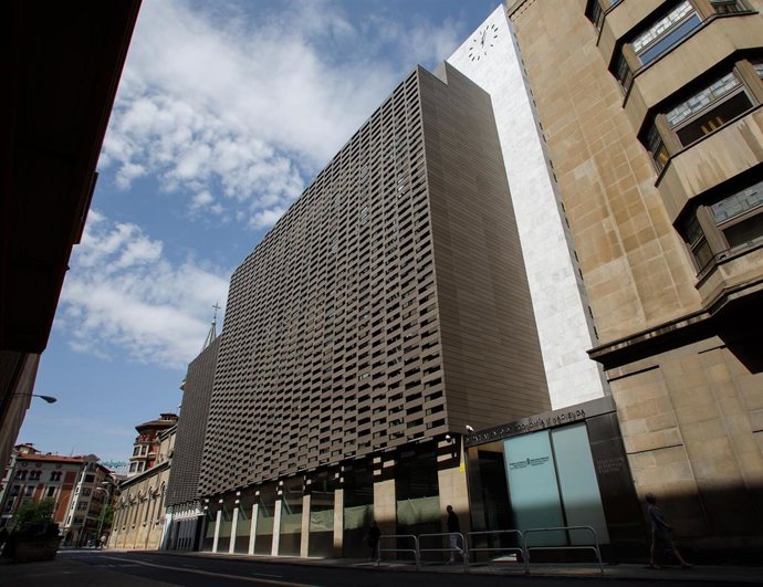 Archivo - El Gobierno foral aprueba el proyecto de ley foral sobre el margen de intereses y comisiones de entidades financieras