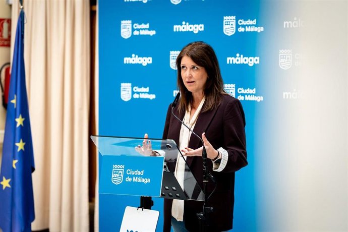 La concejala del grupo municipal 'popular' y responsable de Urbanismo en el Ayuntamiento de Málaga, Carmen Casero, en rueda de prensa