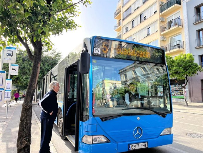 Autobús urbano que va de Guadalcacín al centro de Jerez.