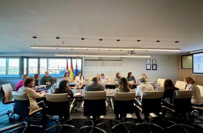 La Consejería de Agricultura analiza la evolución de la participación de las mujeres en los espacios de poder del medio rural desde la aprobación del Estatuto de las Mujeres Rurales.