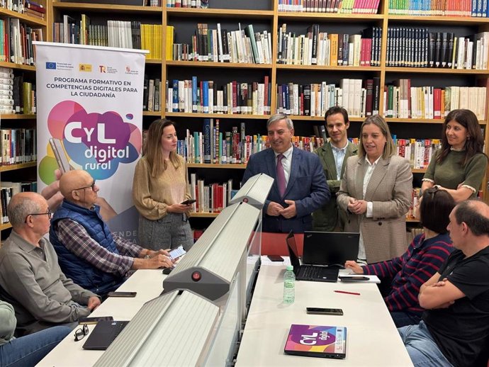 Sanz Merino en el Centro CyL Digital de Carbonero (Segovia).