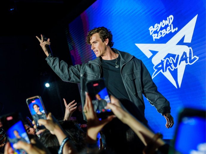 La noche madrileña se suma al estilo urbano: Guitarricadelafuente pone banda sonora al lanzamiento del nuevo Cupra Raval