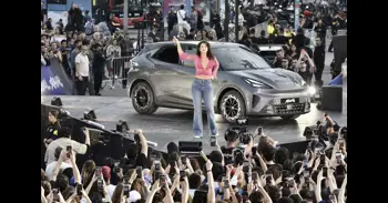 Cupra congrega a más 30.000 personas en la presentación mundial del modelo Raval