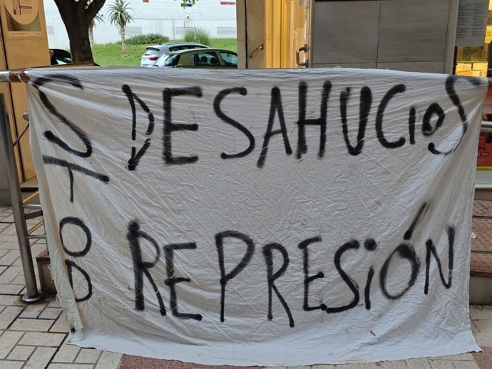 Por Andalucía alerta de que los desahucios "se multiplicarán si PP deja caer el decreto de alquileres"