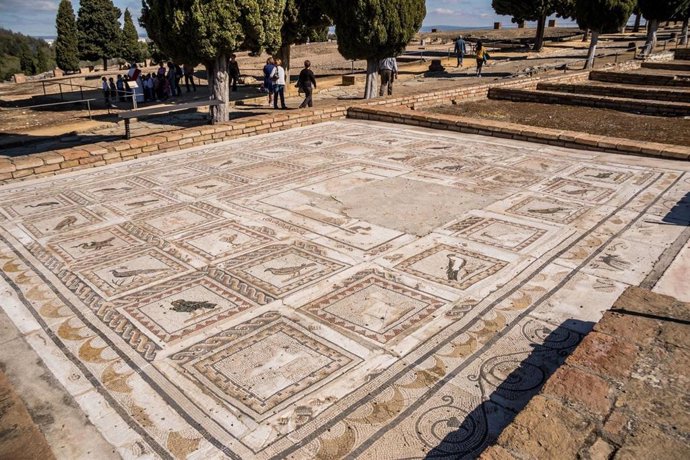 Detalle de La Casa de los Pájaros, en el complejo arqueológico de Itálica, en el término municipal de Santiponce.