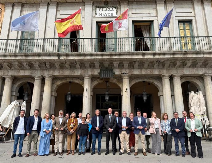 Los integrantes de la Red de la Judería que se han reunido en Segovia.