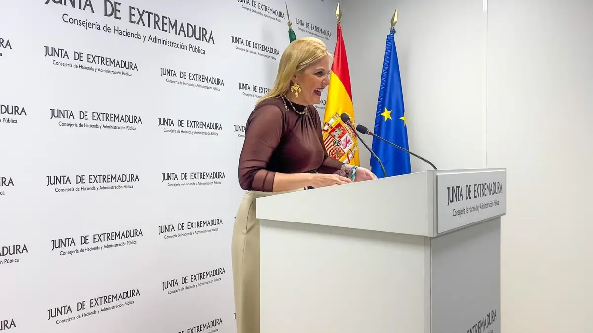 Elena Manzano en rueda de prensa