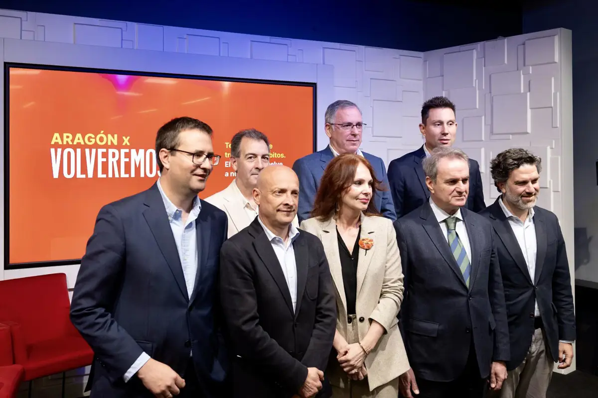 Foto de familia de la presentación de las novedades de 'Volveremos'. - FABIÁN SIMÓN