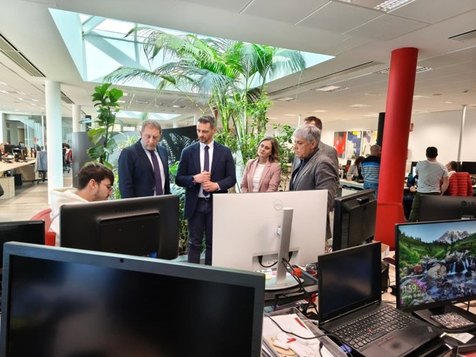 Visita de Jesús Blanco a las las instalaciones de Proconsi en el Parque Tecnológico de León.