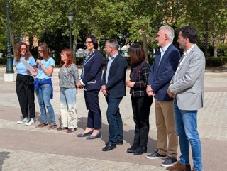 La comunidad educativa de 21 centros participa en la IV Concentración por el Autismo en Granada