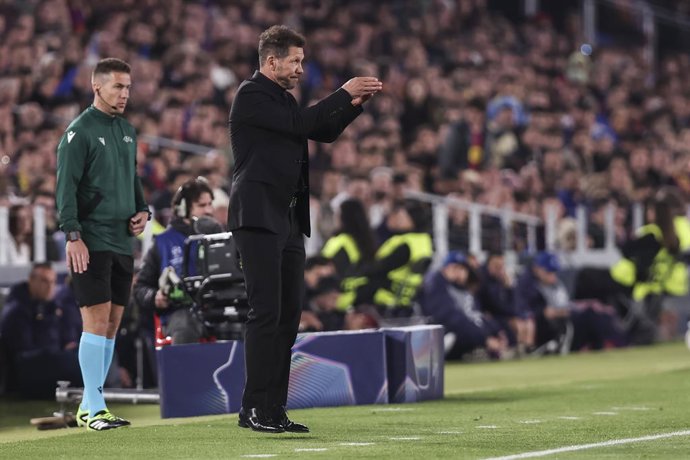 Diego Pablo Simeone, head coach of Atletico de Madrid, gestures during the UEFA Champions League 2025/26 Quarter-finals First Leg, football match played between FC Barcelona and Atletico de Madrid at Spotify Camp Nou stadium on April 08, 2026 in Barcelona