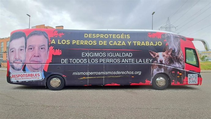 Más de 300 ONG se movilizan mañana frente a Derechos Sociales por la "desprotección" de los perros de caza y trabajo