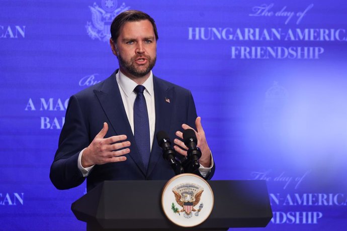7 de abril de 2026, Budapeste, Hungria: O vice-presidente dos Estados Unidos, JD Vance, participa de uma coletiva de imprensa conjunta com o primeiro-ministro húngaro, Viktor Orbán, em Budapeste, Hungria, em 7 de abril de 2026.