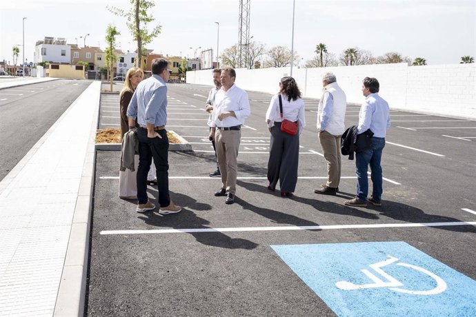 Nuevo aparcamiento en Mairena del Aljarafe (Sevilla) junto al Complejo Deportivo Francisco León