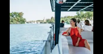 Sevilla en su semana grande: un viaje al corazón del folclore y la luz