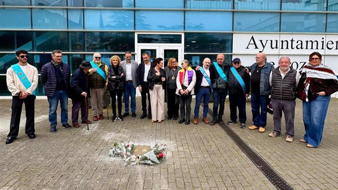 El Gobierno homenajea en Luanco a dos vecinos de Gozón deportados a campos de concentración.