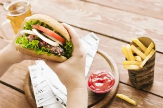 Hamburgesa, comida rápida.