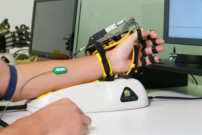 Archivo - Neurólogo señala que la neurorrehabilitación permite "mejorar limitaciones motoras" en momentos concretos del Parkinson