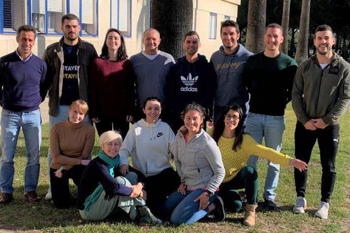 Archivo - Investigadores del grupo Galeno, entre ellos Nuria Marín, tercera por la izquierda en la fila superior, que ha encabezado la investigación junto a Bruno Bizzozero-Peroni.