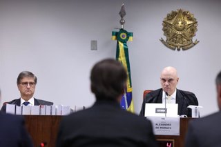 Archivo - El expresidente de Brasil Jair Bolsonaro ante el juez Alexandre de Moraes