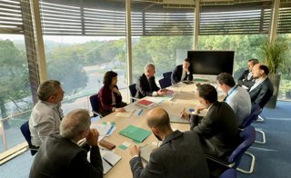 En la jornada de trabajo, Urkullu ha explicado las líneas generales que desarrolla la fundación que preside