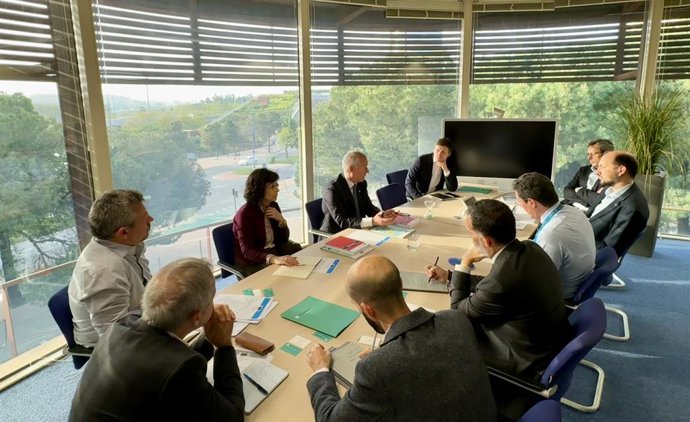 En la jornada de trabajo, Urkullu ha explicado las líneas generales que desarrolla la fundación que preside