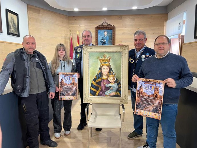 Acto de presentación de la VIII Internacional Madonna de los Centauros, que ha tenido lugar este viernes en La Bañeza (León).