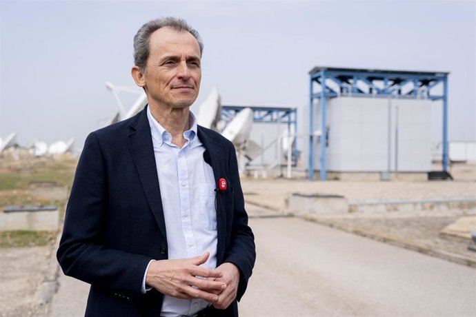 Archivo - El presidente de Hispasat, Pedro Duque, durante la visita a las instalaciones de Arquimea para el sector espacial, a 5 de marzo de 2026, en Torrejón de Ardoz, Madrid (España). Arquimea es una empresa tecnológica que opera a nivel global en secto