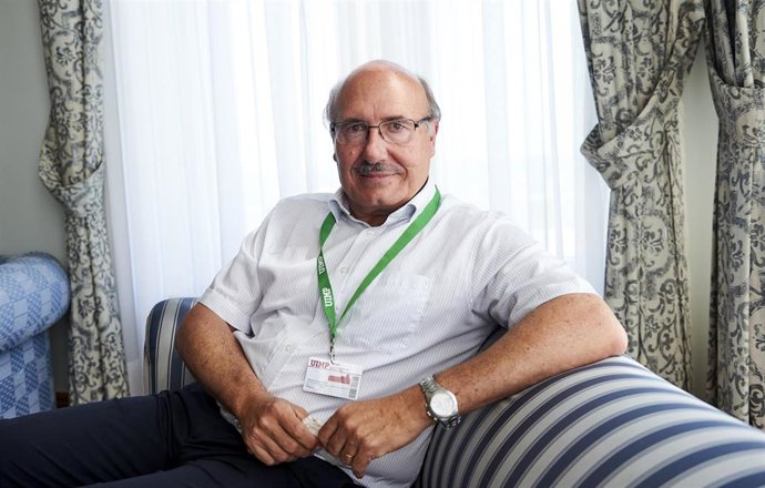 Archivo - Rafael Rebolo, astrofisico, participa en el Aula Ortega y Gasset de la UIMP