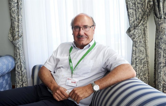 Archivo - Rafael Rebolo, astrofisico, participa en el Aula Ortega y Gasset de la UIMP